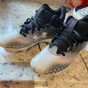Boys 2.5yr under armour baseball cleats